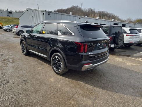 Used 2025 Kia Sorento S w/ Panoramic Sunroof Package image 6