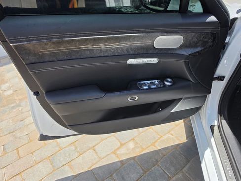 Used 2025 Genesis G90 3.5T AWD/4WD image 8