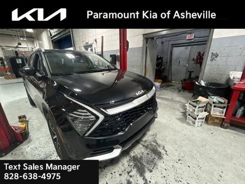 Certified 2025 Kia Sportage EX AWD/4WD image 2