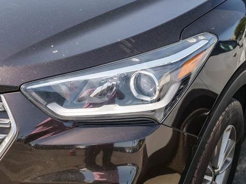 Used 2018 Hyundai Santa Fe SE FWD image 5