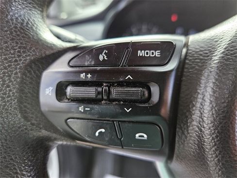 Used 2023 Kia Rio LX image 27