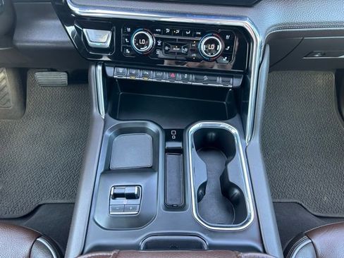 Used 2025 GMC Sierra 3500 Denali w/ Denali Reserve Package AWD/4WD image 23