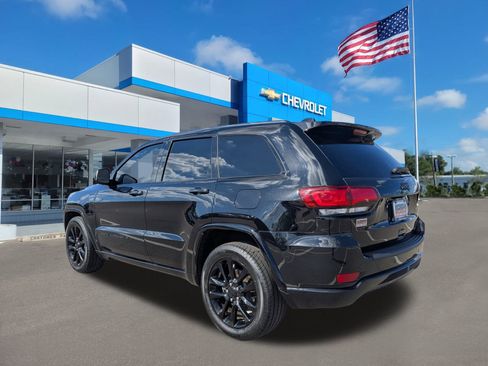 Used 2022 Jeep Grand Cherokee Laredo X image 6