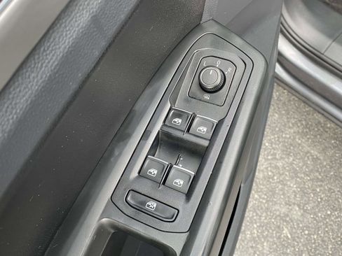 Used 2018 Volkswagen Atlas SE image 18