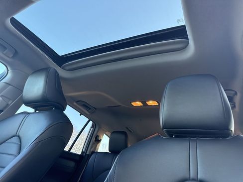 Used 2023 Toyota Highlander XLE image 30