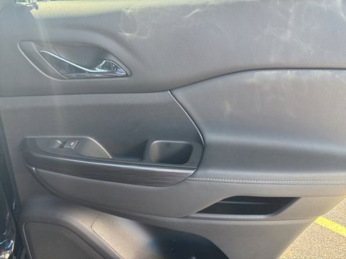 Used 2023 GMC Acadia SLT w/ LPO, Floor Liner Package image 15