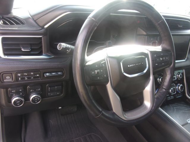 Used 2023 GMC Yukon XL Denali w/ Denali Reserve Package AWD/4WD image 33