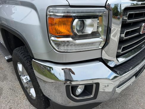 Used 2019 GMC Sierra 2500 SLT w/ Duramax Plus Package AWD/4WD image 29