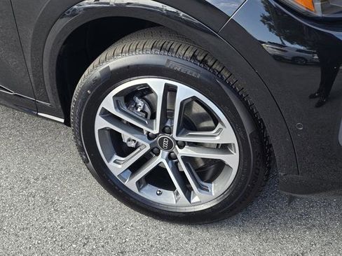 Used 2025 Audi Q5 Premium w/ Convenience Package image 30