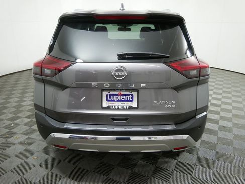 Used 2022 Nissan Rogue Platinum w/ Head-Up Display Package image 4