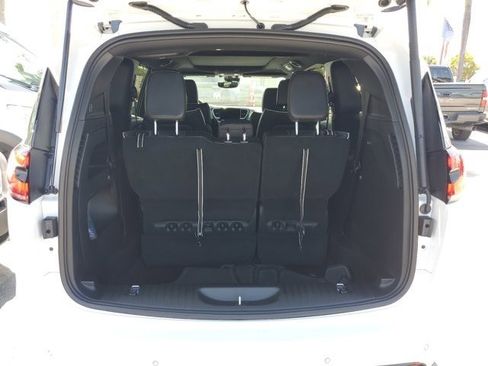 New 2024 Chrysler Pacifica Limited w/ S Appearance Package image 5