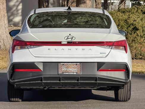 New 2026 Hyundai Elantra Blue image 5