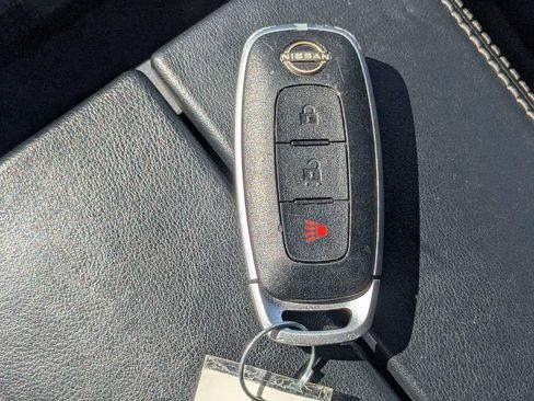 Used 2023 Nissan Rogue S AWD/4WD image 33