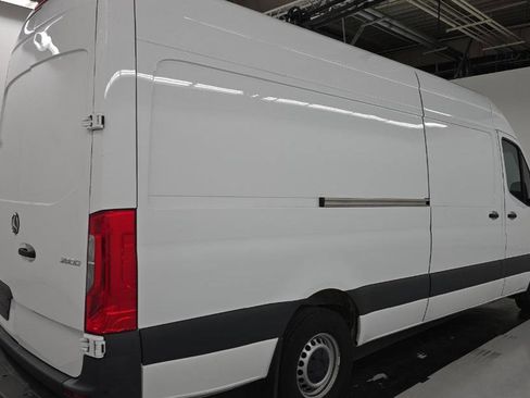 Used 2023 Mercedes-Benz Sprinter 2500 image 8
