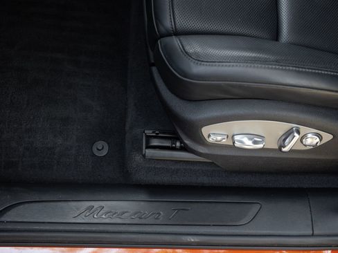 Certified 2024 Porsche Macan Turbo AWD/4WD image 21