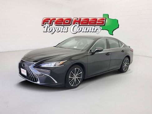 Used 2022 Lexus ES 250 w/ Premium Package image 1