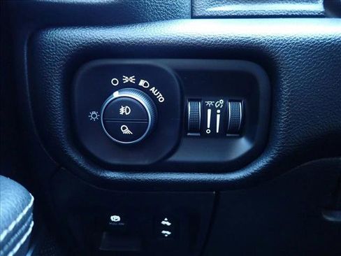 Used 2025 RAM 1500 Laramie AWD/4WD image 25