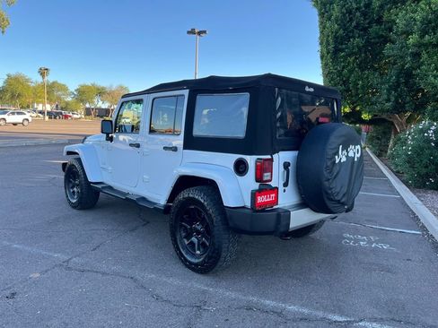 Used 2017 Jeep Wrangler Unlimited Sahara w/ Connectivity Group image 6