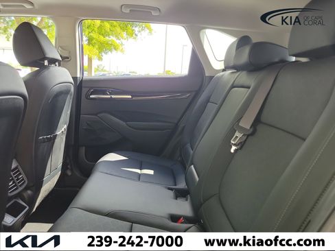 Certified 2024 Kia Seltos SX w/ SX Sunroof Package image 22
