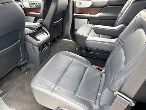 Used 2023 Lincoln Navigator Reserve AWD/4WD image 17