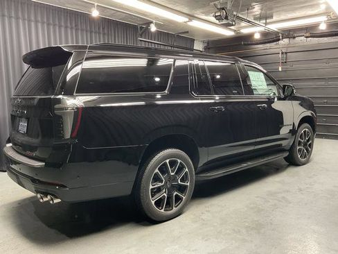 New 2026 Chevrolet Suburban RST w/ Comfort Package AWD/4WD image 5
