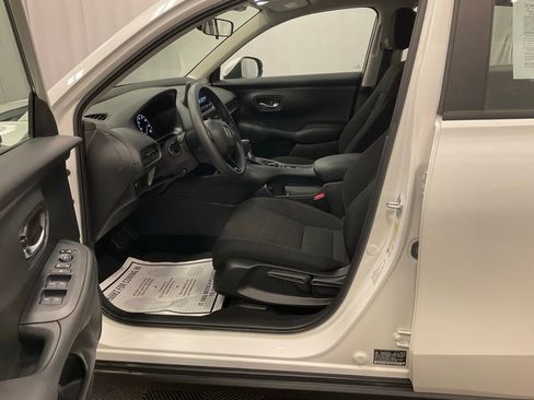 Used 2025 Honda HR-V LX image 13