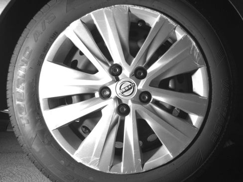 Used 2025 Nissan Sentra S FWD image 18