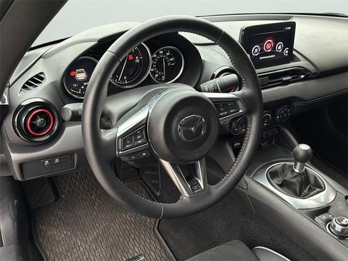 Used 2023 MAZDA MX-5 Miata Club w/ Weather Package image 15