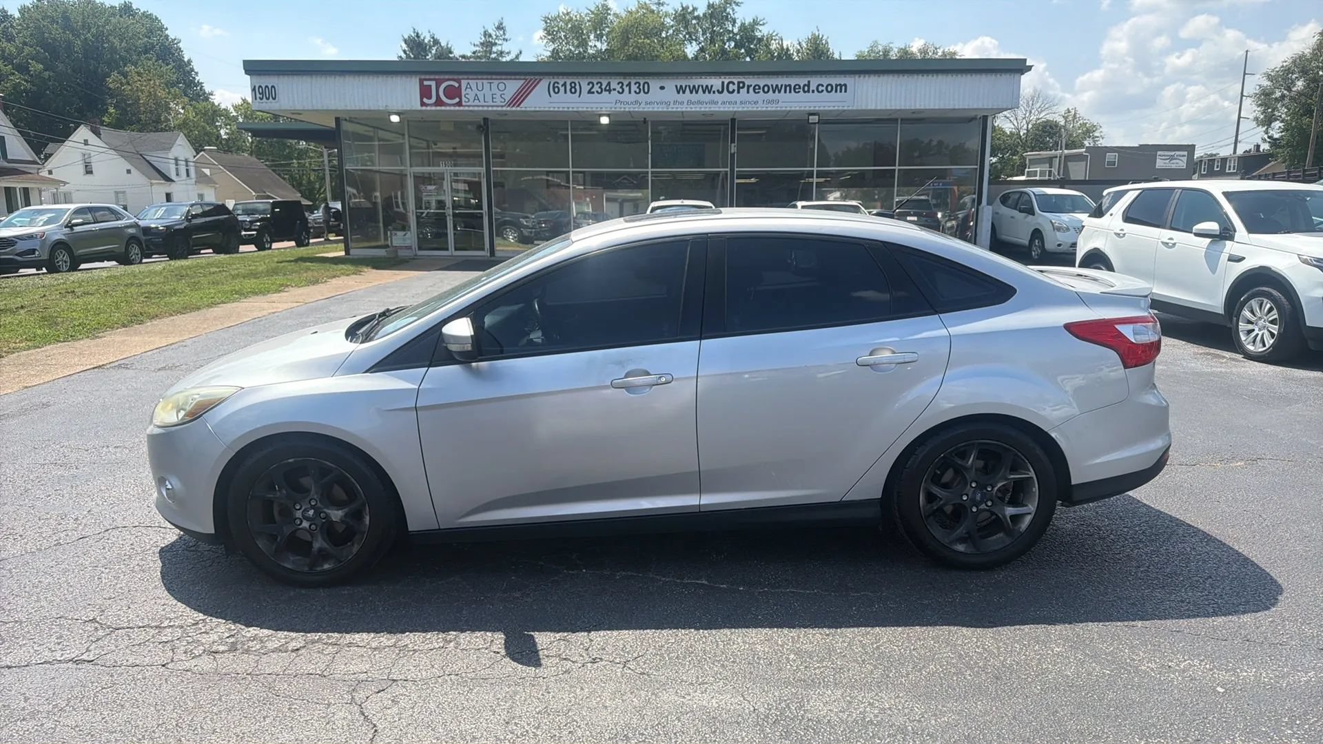 Used 2014 Ford Focus SE w/ Equipment Group 201A FWD image 8