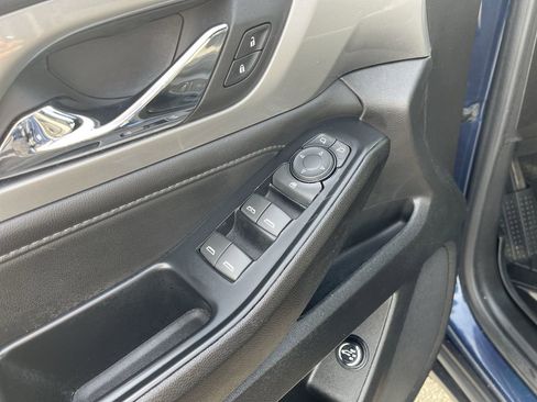 Certified 2023 Chevrolet Traverse LT image 22