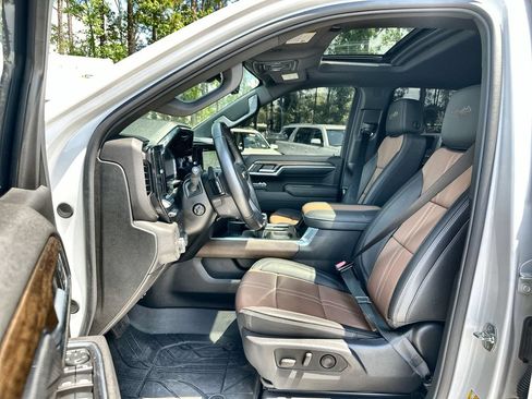 Certified 2025 Chevrolet Silverado 1500 High Country AWD/4WD image 20