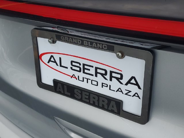 Used 2023 Chrysler Pacifica Touring-L FWD image 6