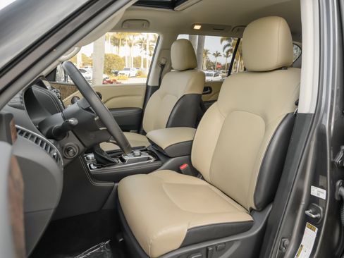 Certified 2024 INFINITI QX80 Premium Select w/ Cargo Package AWD/4WD image 8