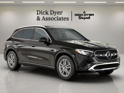 Used 2025 Mercedes-Benz GLC 300 image 37