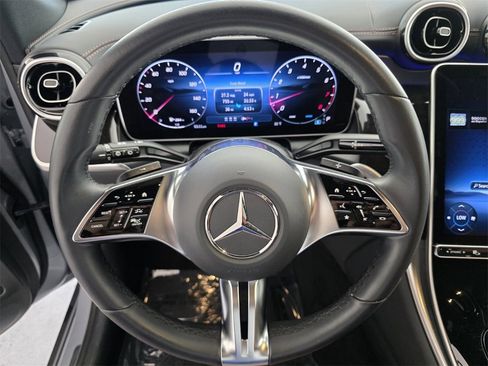Certified 2025 Mercedes-Benz GLC 300 image 17