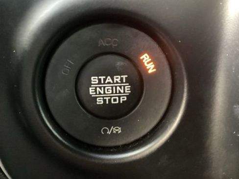 Used 2023 Jeep Wrangler Unlimited Sahara w/ Cold Weather Group image 18