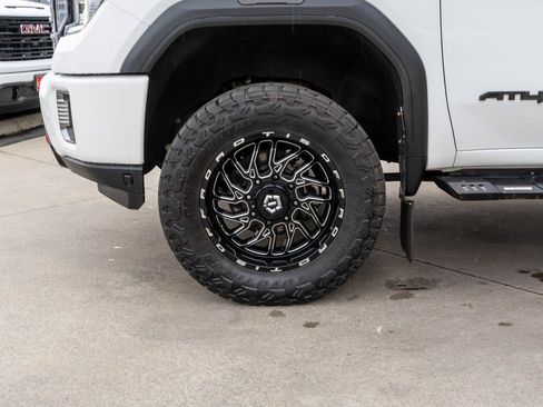 Used 2021 GMC Sierra 2500 AT4 w/ AT4 Preferred Package image 32