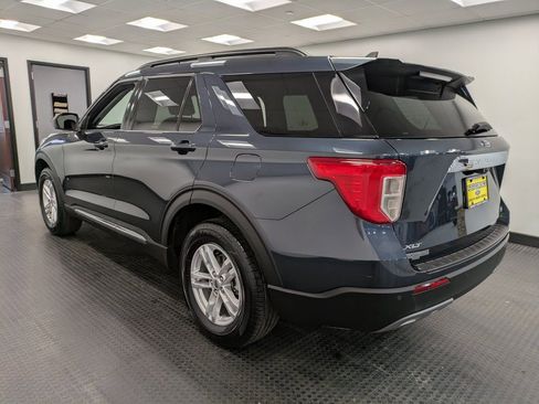 Used 2022 Ford Explorer XLT w/ Equipment Group 202A image 6