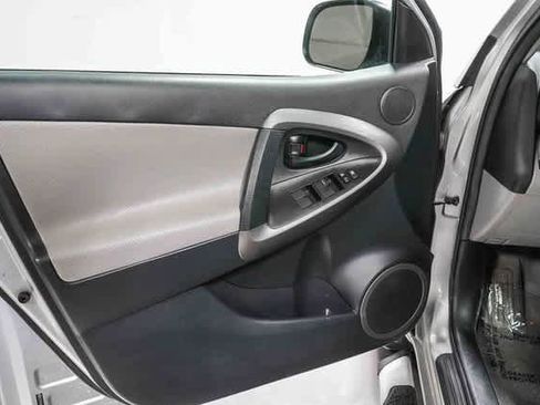 Used 2012 Toyota RAV4 Limited w/ Navigation Value Pkg image 22