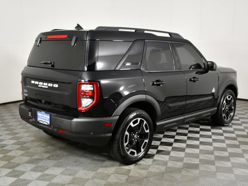 Used 2021 Ford Bronco Sport Outer Banks w/ Outer Banks Package (96D) image 6