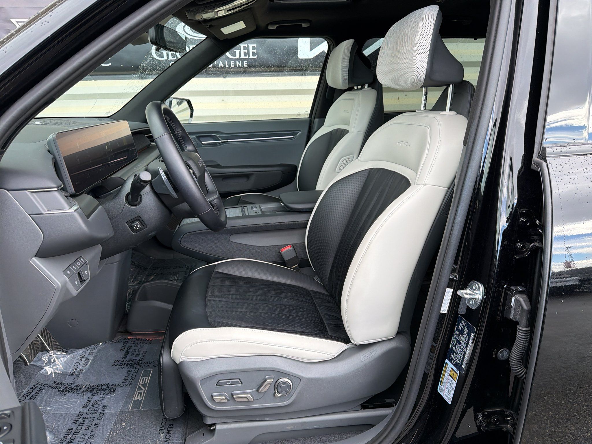Certified 2024 Kia EV9 GT-Line AWD/4WD image 12