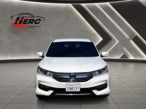 Used 2017 Honda Accord Sport image 10