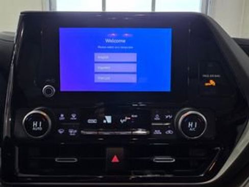 Used 2023 Toyota Highlander LE image 18