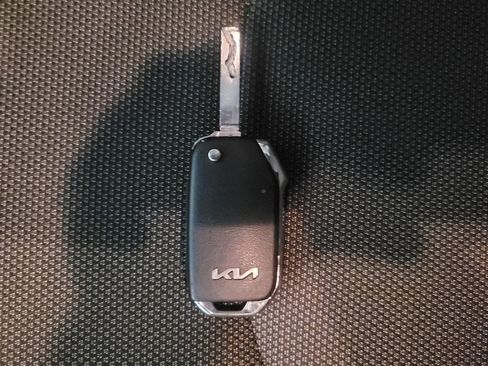 Used 2022 Kia Forte LXS image 32