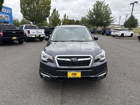 Used 2017 Subaru Forester 2.5i Touring AWD/4WD image 4