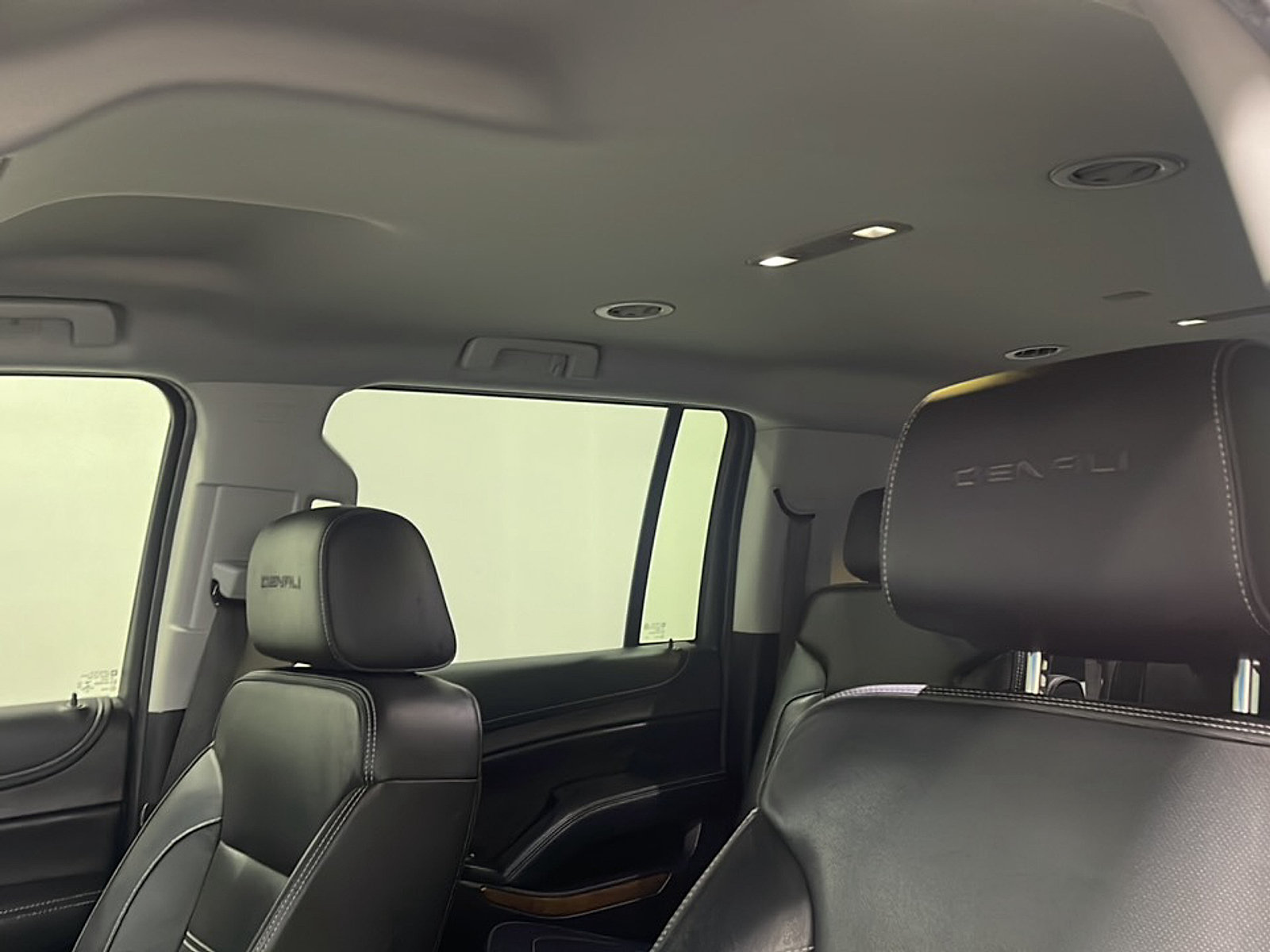 Used 2019 GMC Yukon XL Denali AWD/4WD image 12