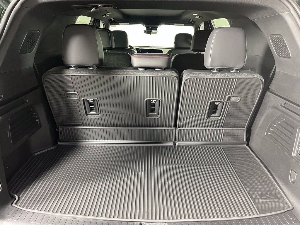 New 2027 Chevrolet Traverse RS w/ LPO, Floor Liner Package AWD/4WD image 6