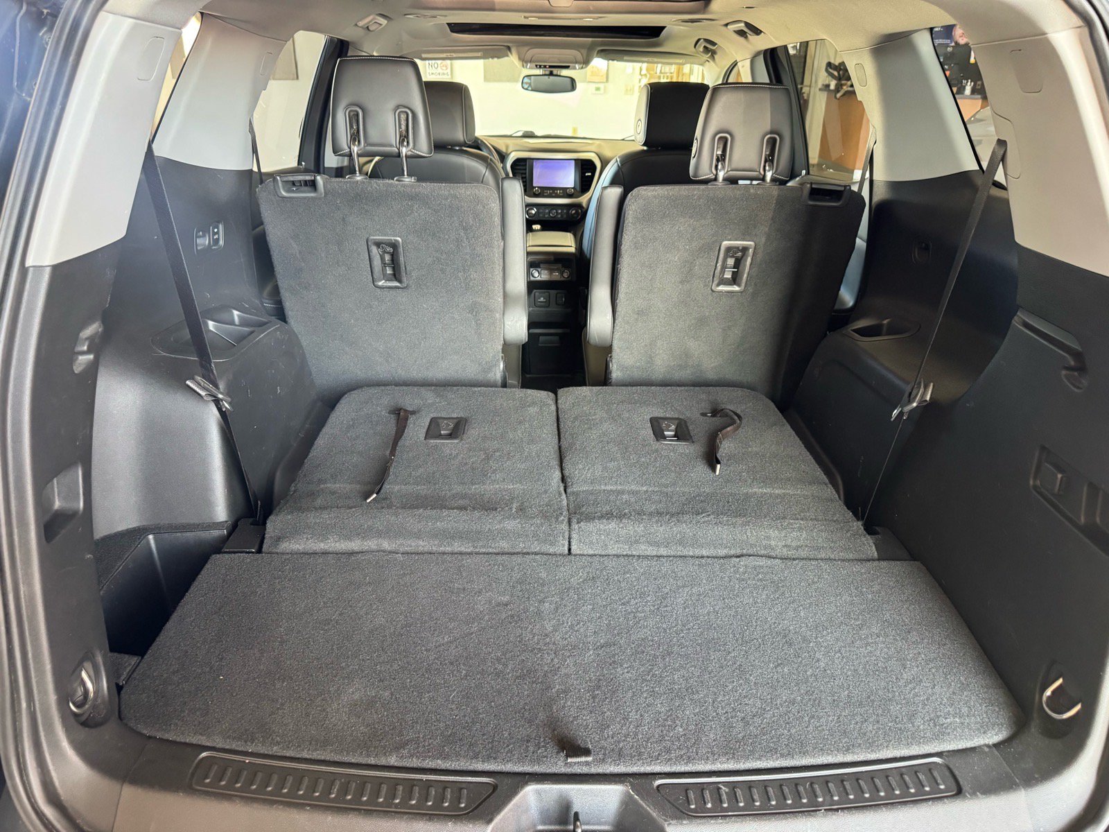 Used 2019 GMC Acadia SLT AWD/4WD image 10