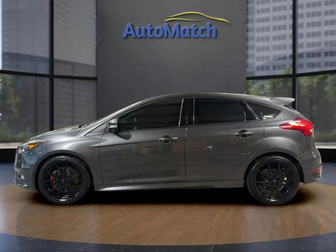 Used 2017 Ford Focus ST w/ Equipment Group 401A image 7