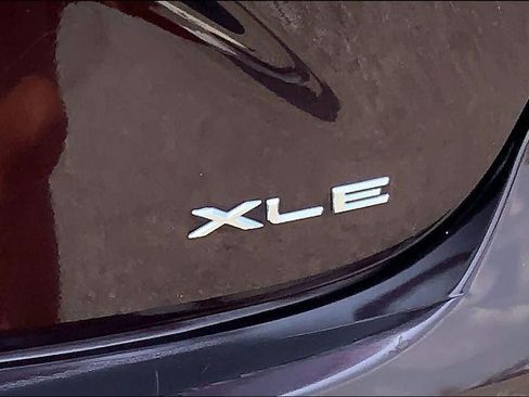 Used 2013 Toyota Avalon XLE FWD image 9
